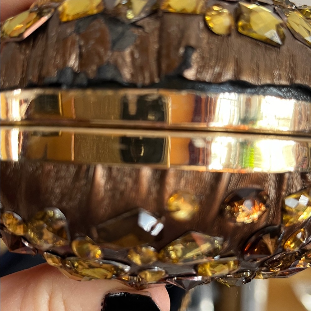 Bejeweled hard case Clutch embellished with gold & Amber crystals & rhinestones. - Picture 11 of 14